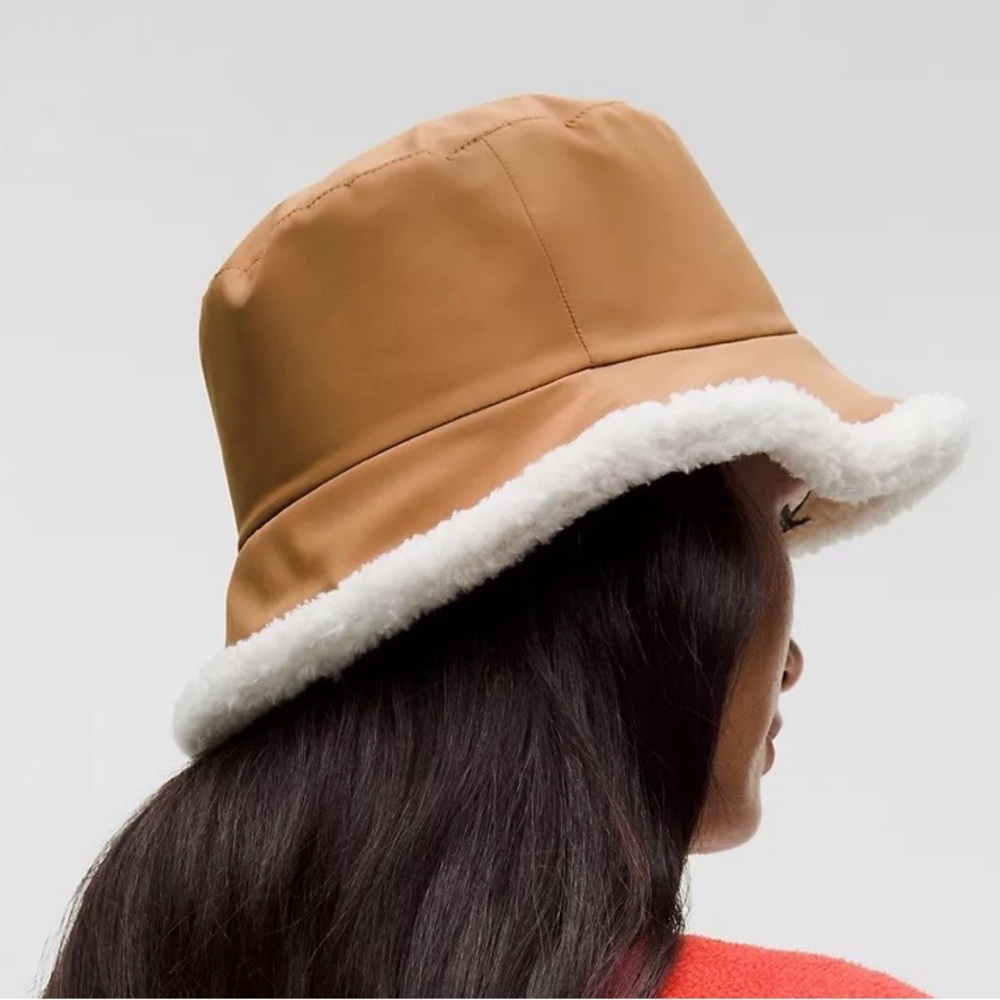 Lululemon Bouclé Fleece Reversible Bucket Hat Brown Ivory L/XL NWT - Picture 6 of 10